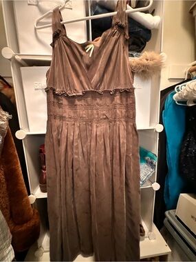 Brown Max Studio Dress with Soft V-Neck